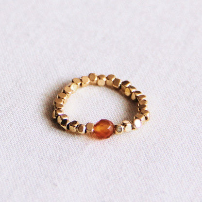 Elastischer Edelstahlring mit Naturstein - Orange/Gold