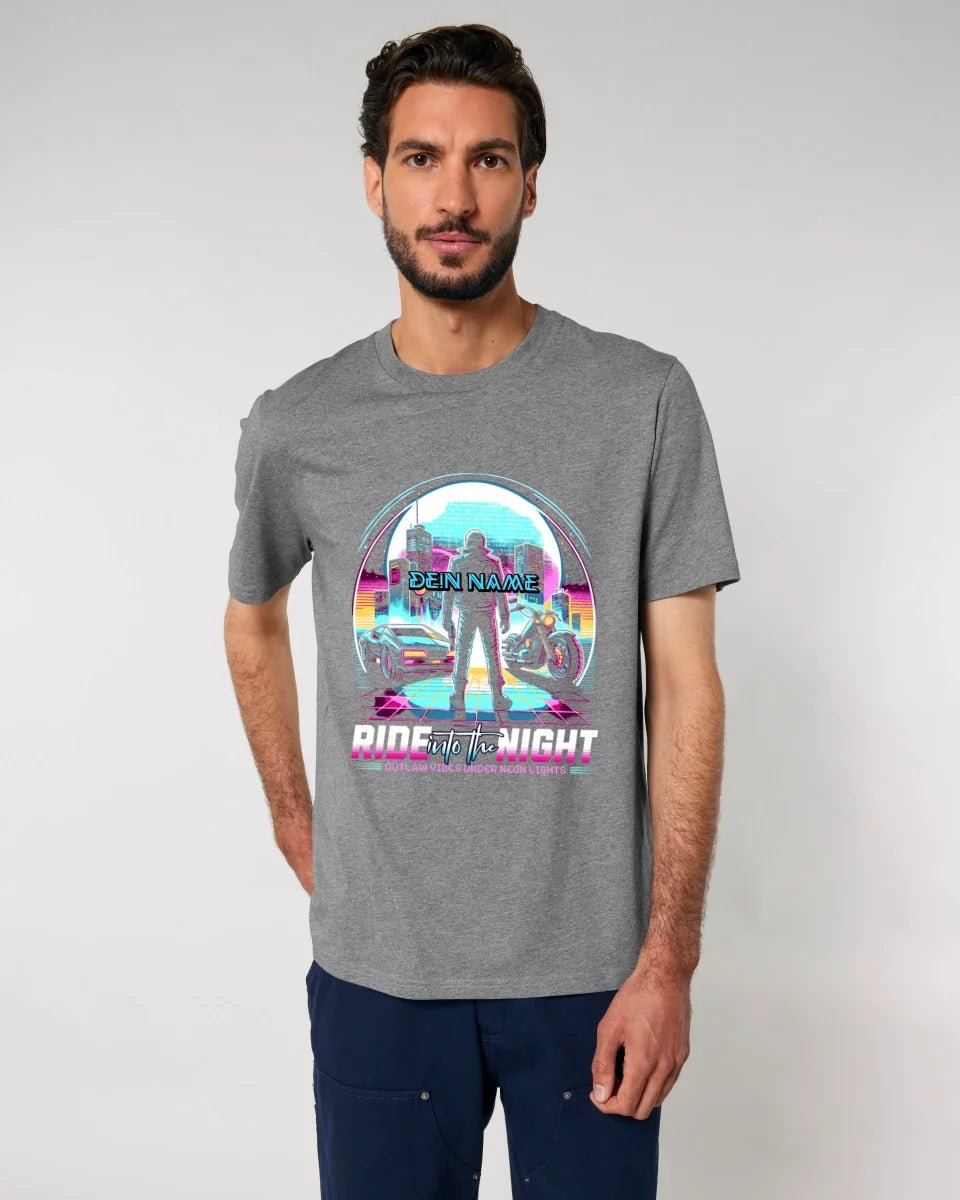 Dein Name • Ride into the night • Retro • 80s • Cyberpunk • Unisex Premium T-Shirt XS - 5XL aus Bio - Baumwolle für Damen & Herren • Exklusivdesign • personalisiert von HalloGeschenk.de