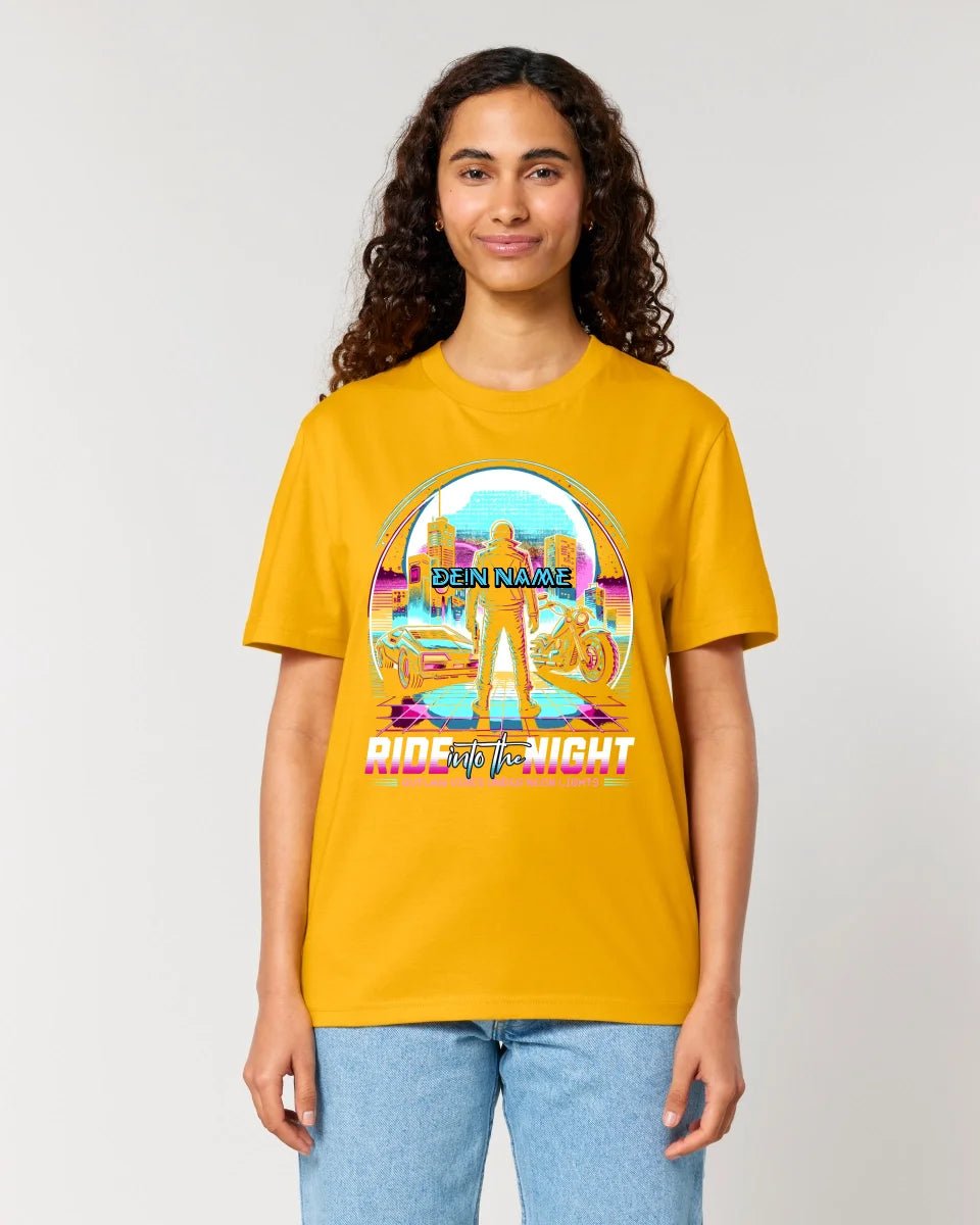 Dein Name • Ride into the night • Retro • 80s • Cyberpunk • Unisex Premium T-Shirt XS - 5XL aus Bio - Baumwolle für Damen & Herren • Exklusivdesign • personalisiert von HalloGeschenk.de