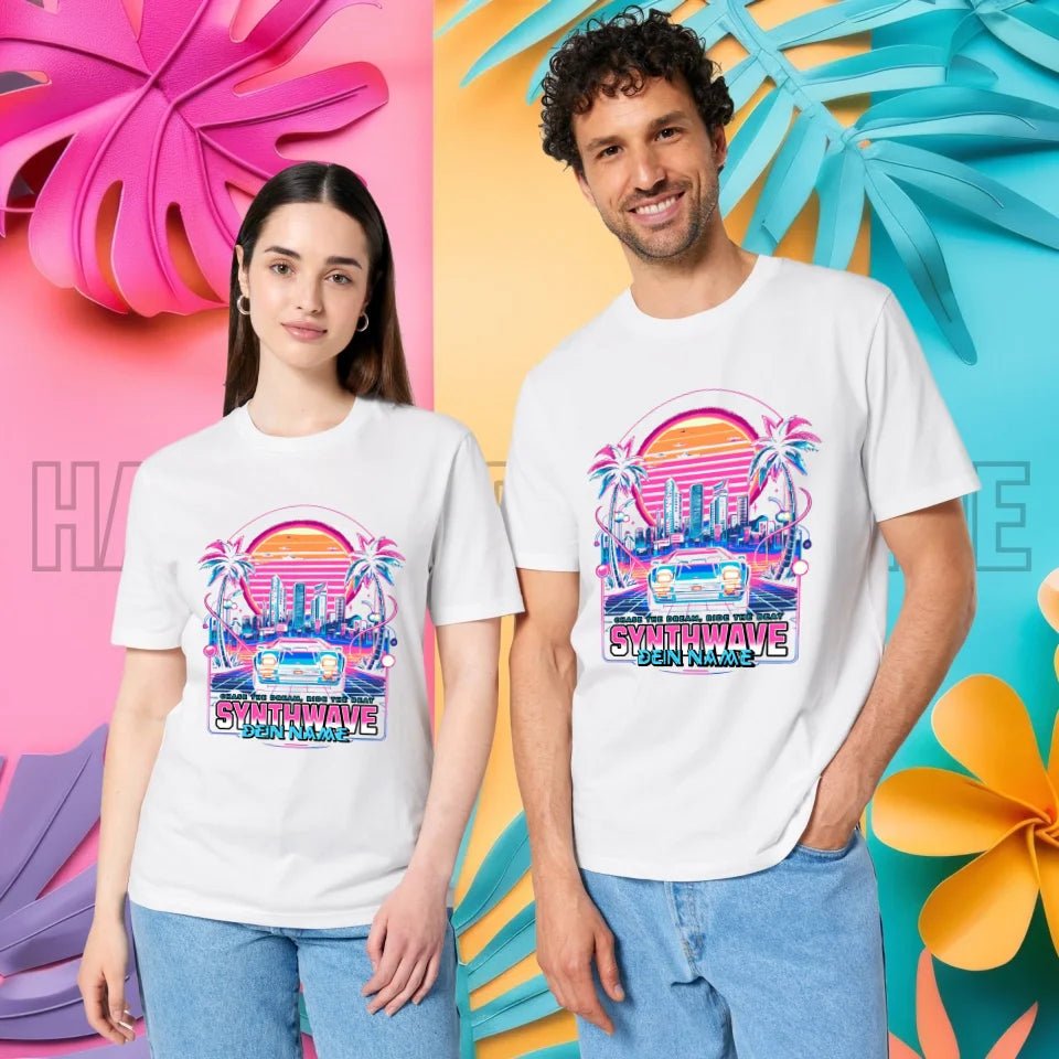 Dein Name • Synthwave • Retro • 80s • Cyberpunk • Unisex Premium T-Shirt XS - 5XL aus Bio - Baumwolle für Damen & Herren • Exklusivdesign • personalisiert von HalloGeschenk.de