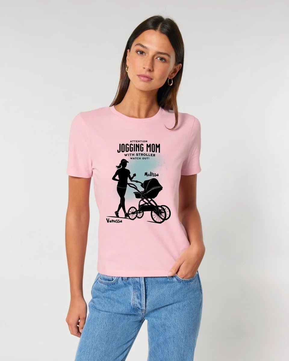 Jogging Mom mit Kinderwagen • Mama + Text • Wunschnamen • Ladies Premium T-Shirt XS - 2XL aus Bio - Baumwolle für Damen • Exklusivdesign • personalisiert von HalloGeschenk.de