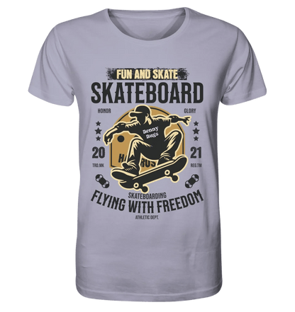 Skater mit Wunschname • Skateboard • Unisex Premium T-Shirt XS - 5XL aus Bio - Baumwolle für Damen & Herren • Exklusivdesign • personalisiert von HalloGeschenk.de